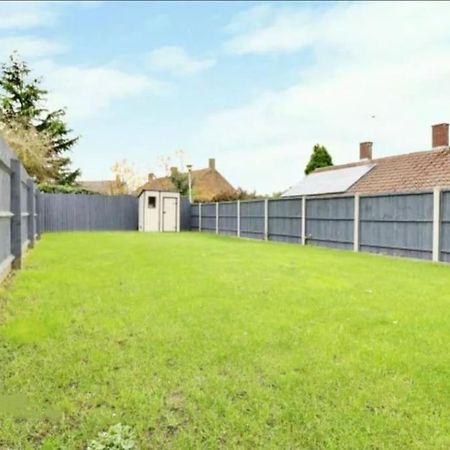 Recently Renovated,Modern House. Train Station Villa North Mymms Exterior photo