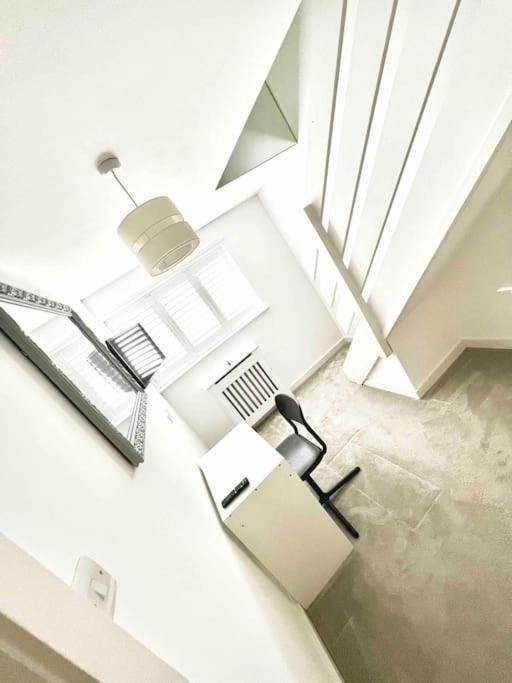 Recently Renovated,Modern House. Train Station Villa North Mymms Exterior photo