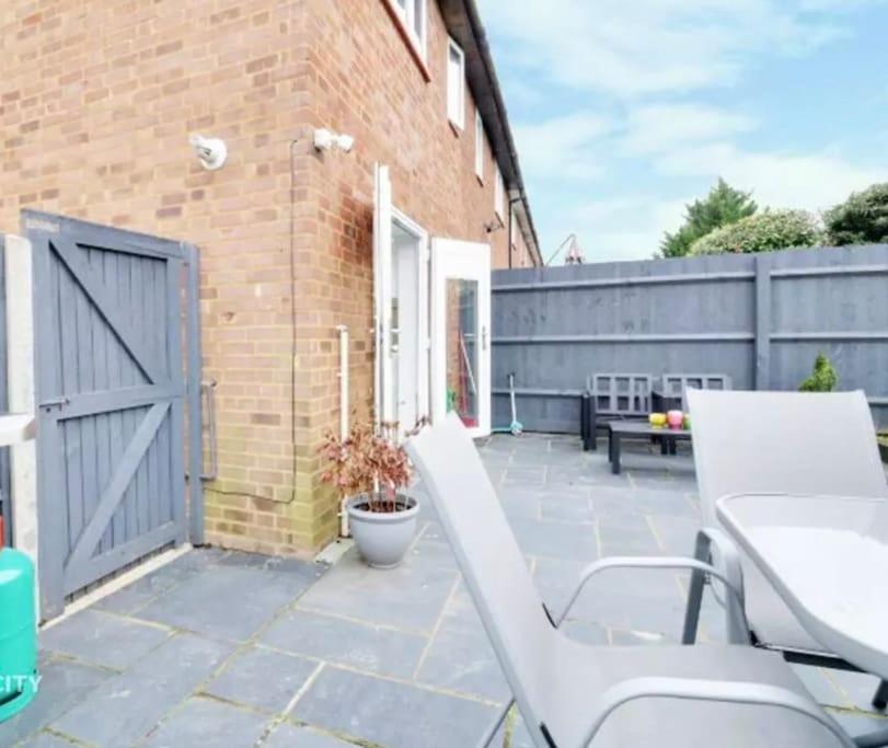 Recently Renovated,Modern House. Train Station Villa North Mymms Exterior photo
